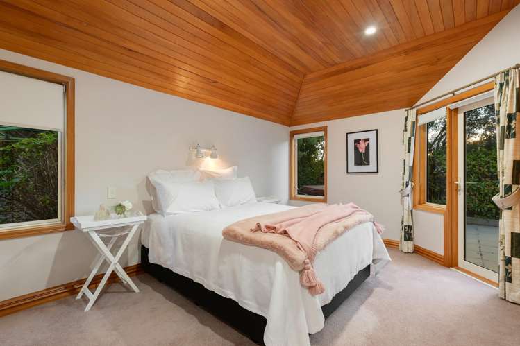 732 Peninsula Road Kelvin Heights_20