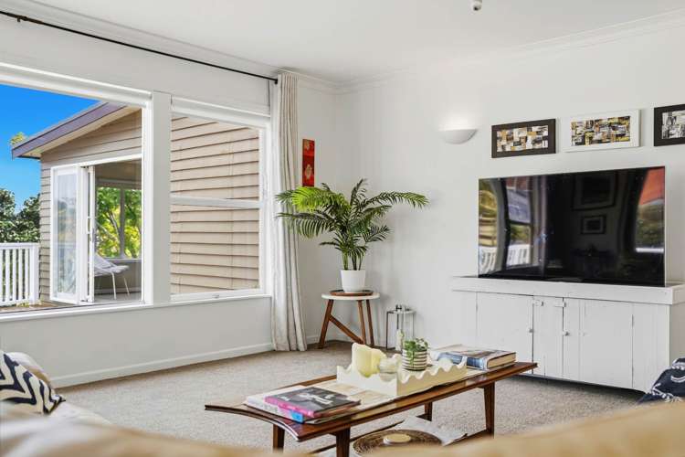 2/12 Philson Terrace Browns Bay_5