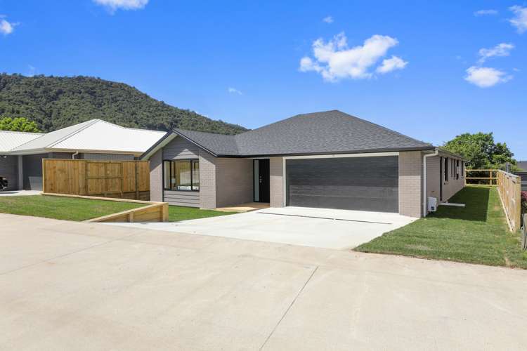 19 Lloyd Crescent Pukehangi_16