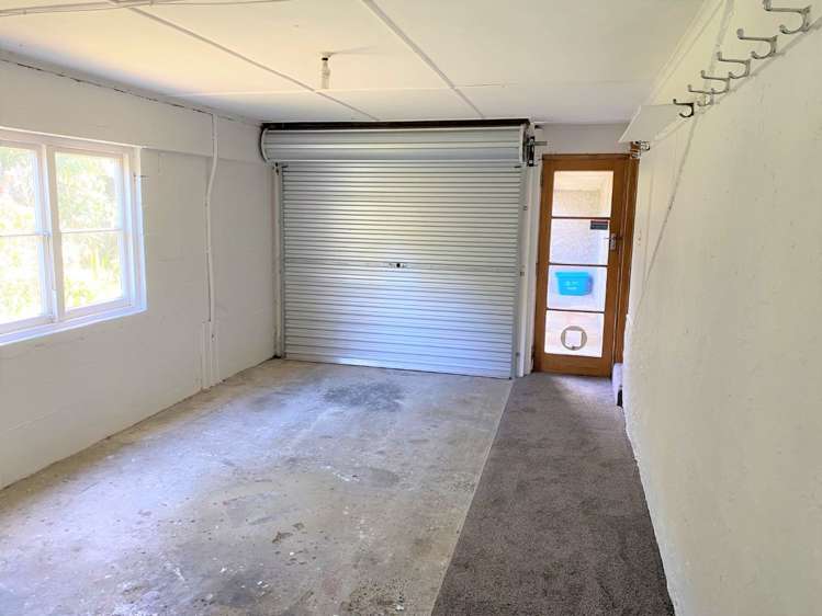 74 Dowse Drive Maungaraki_19