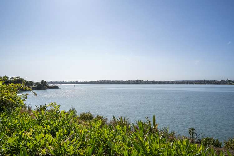 10 Riki Road Point England_11