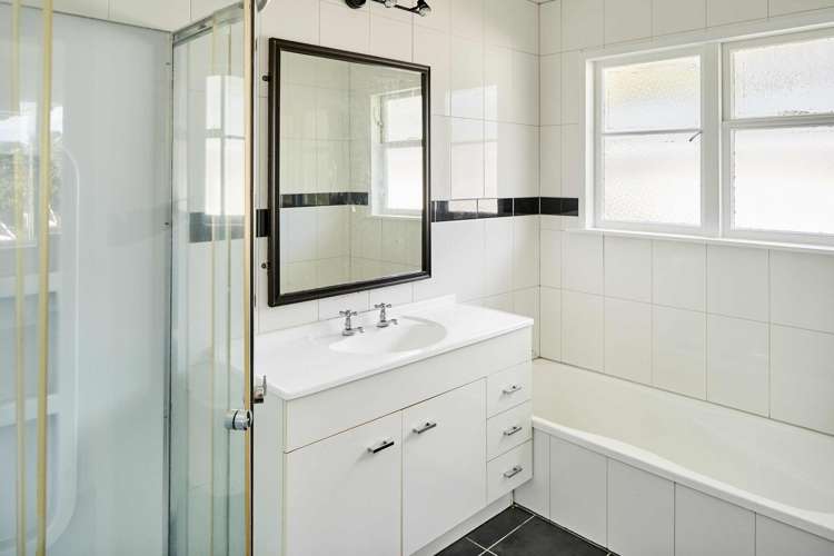 22 Longcroft Terrace Newlands_11