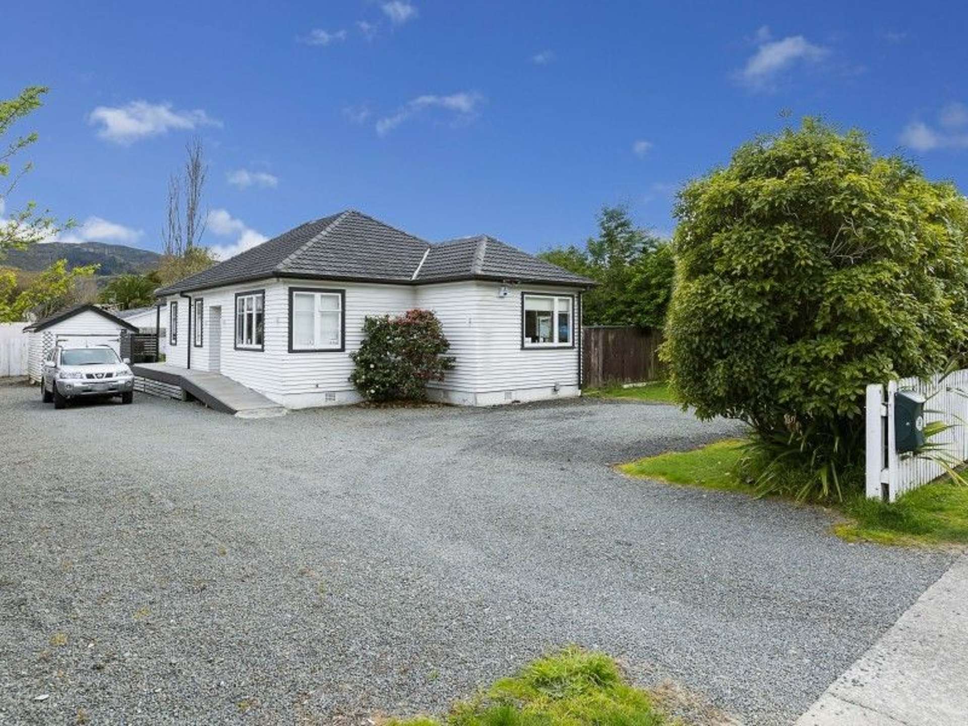 39 Heretaunga Square Silverstream_0