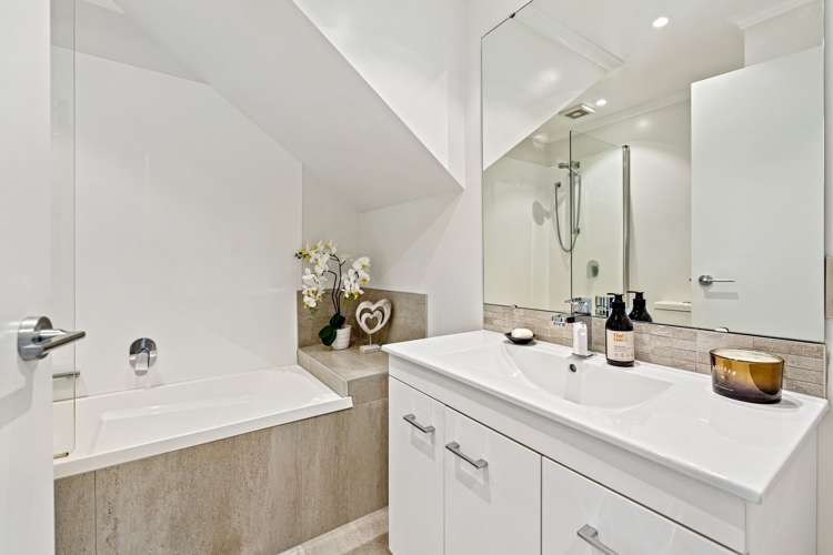 176 Hobsonville Point Road Hobsonville_10