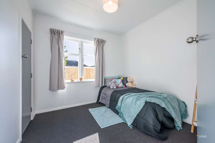 23 Dover Road Wainuiomata_11
