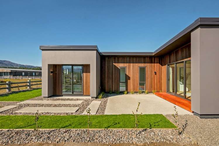 178 Burdon Loop Lake Hawea_27