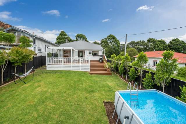 6 Lake Road Devonport_1