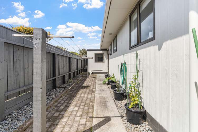 23A & 23B Stoke Street Westown_27