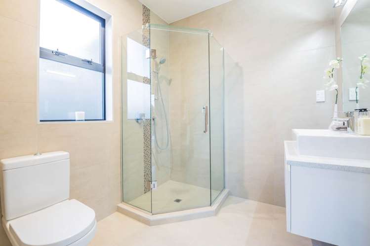 7 Eastreef Court Long Bay_10