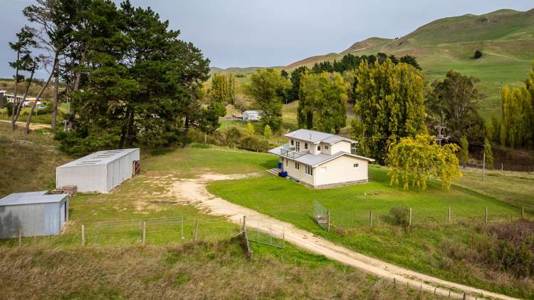 1199 Middle Road Poukawa_21