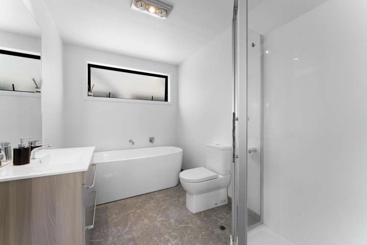 7 Tapuwae Way Mangere Bridge_16