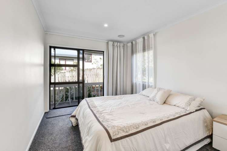 35 Surf Road Stanmore Bay_14