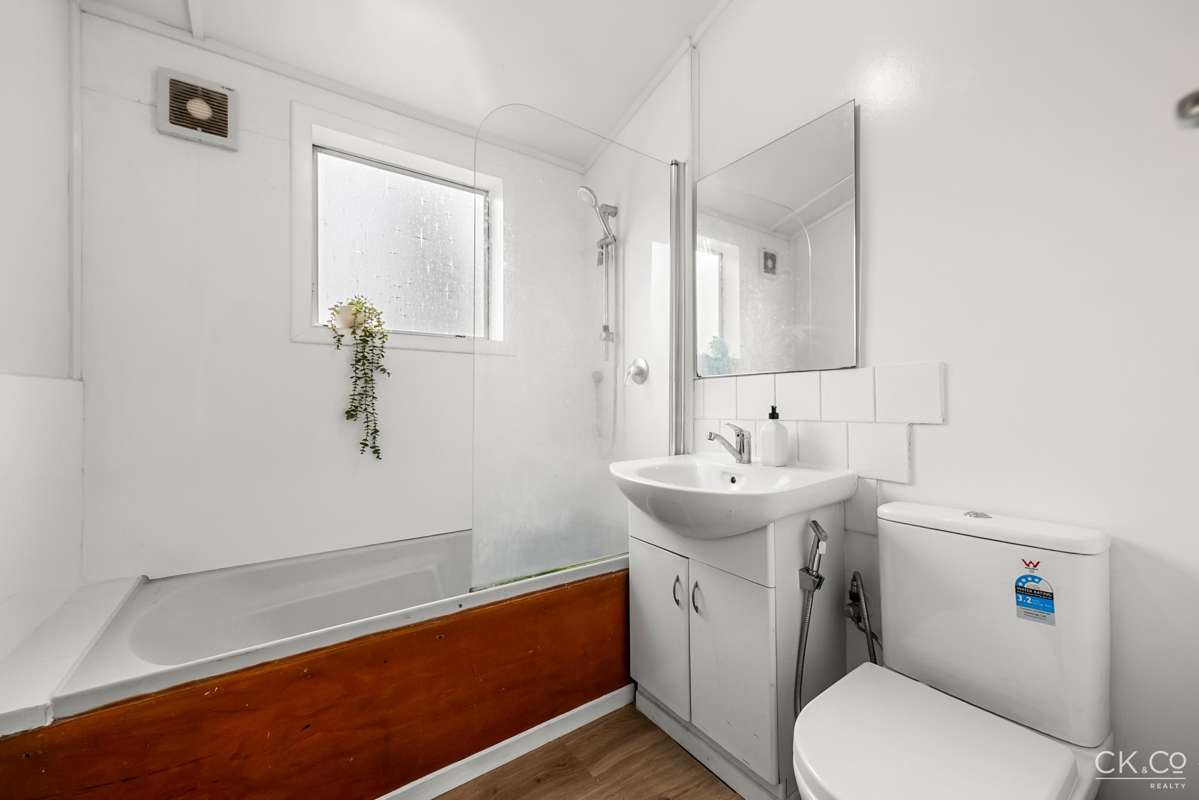 2/264 Grounsell Crescent_3