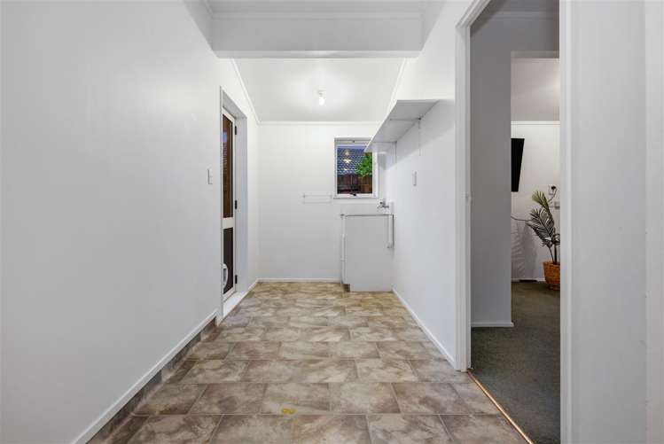 8 Moreland Avenue Pukete_15