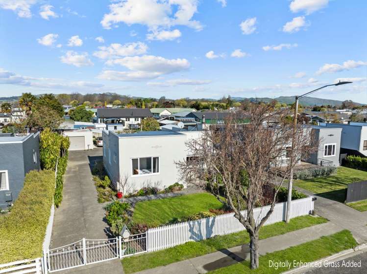 1013 Willowpark Road North Mayfair_15