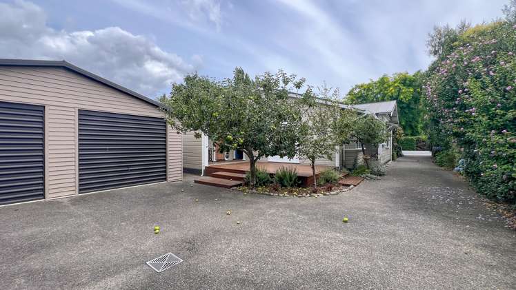 182 High Street North Carterton_17