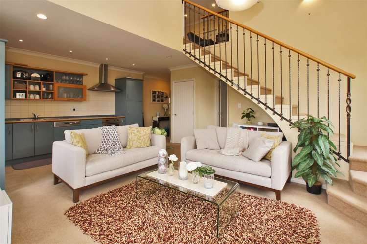 2a/11 London Street Hamilton Central_8