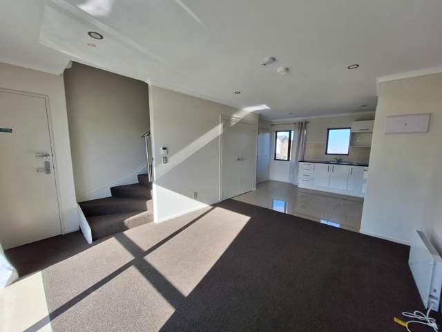 2/8 Kerrs Road 1832_1