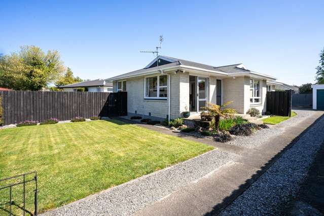 Family-Friendly Home in Burnside High Zone!