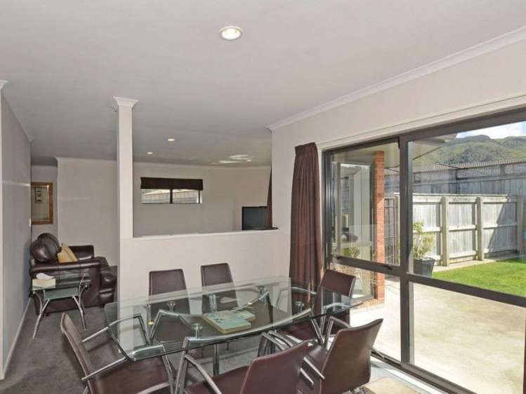 52 Percy Kinsman Crescent Riverstone Terraces_5