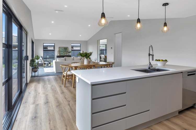 29 Candlesticks Crescent Lincoln_11