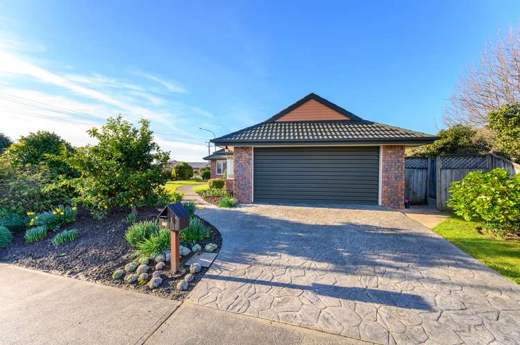 1 Ballard Drive Stoke_3