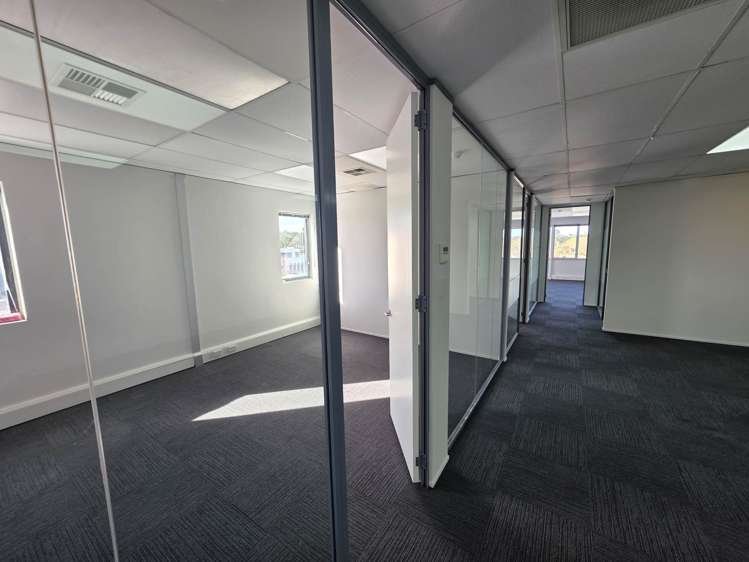 19 Great South Road Epsom_5