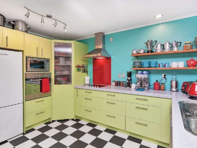 1/13 Easter Parade Glen Eden_3