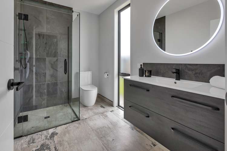 46 Weir Crescent Onerahi_16