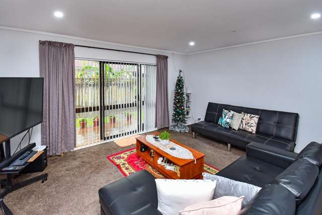 2/24 Grove Road Papakura_4