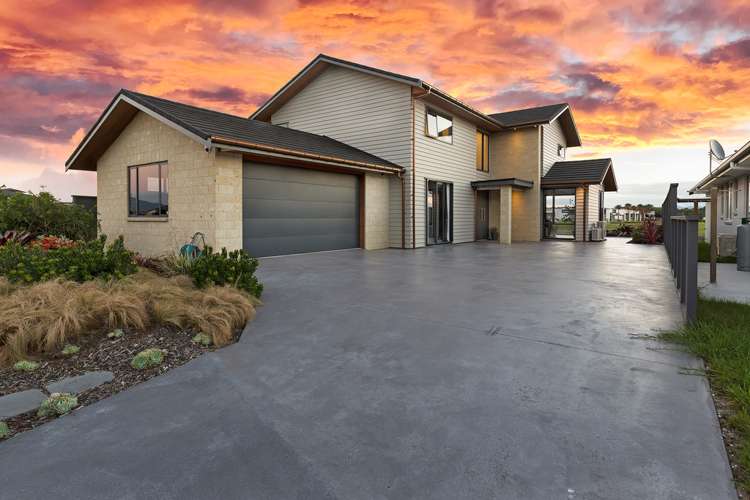 20 Finch Street One Tree Point_1