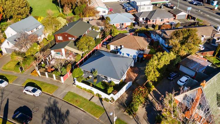 1/4 Gothic Place Ilam_14