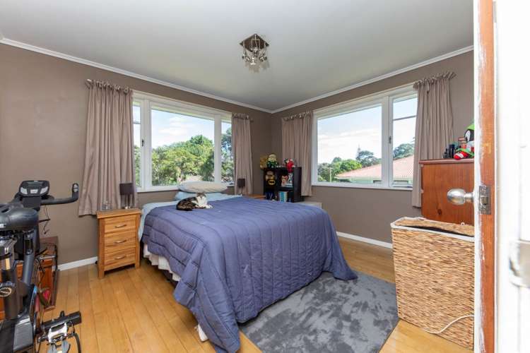 54 Woodfern Crescent Titirangi_11