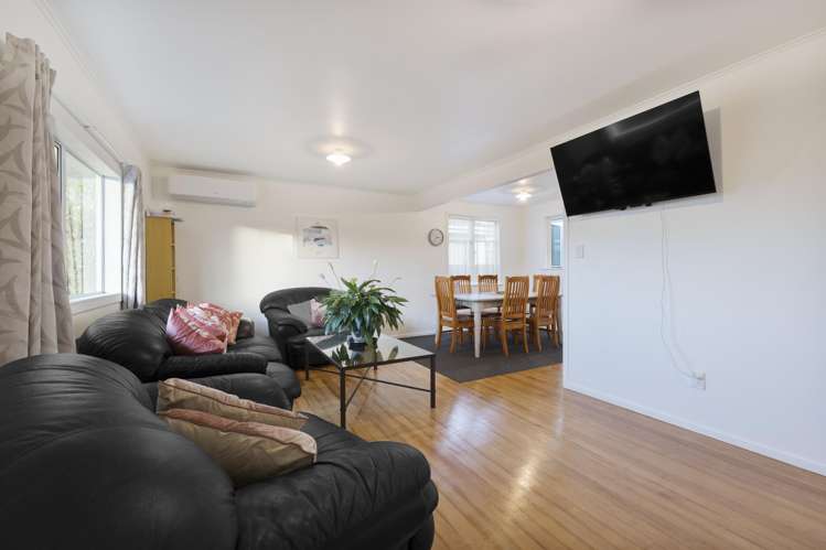 21 Arlette Place Massey_19