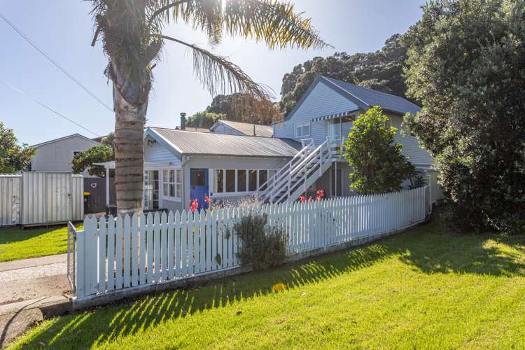 2 Aputa Avenue, Thames Coast Te Puru_2