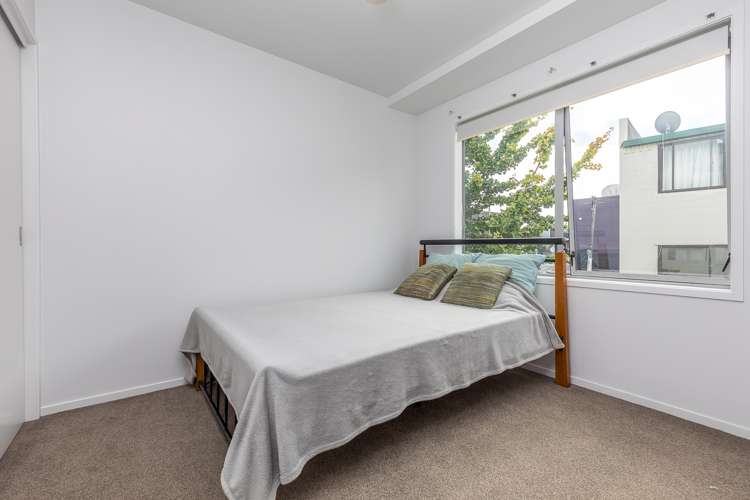 411/10 Flower Street Eden Terrace_10