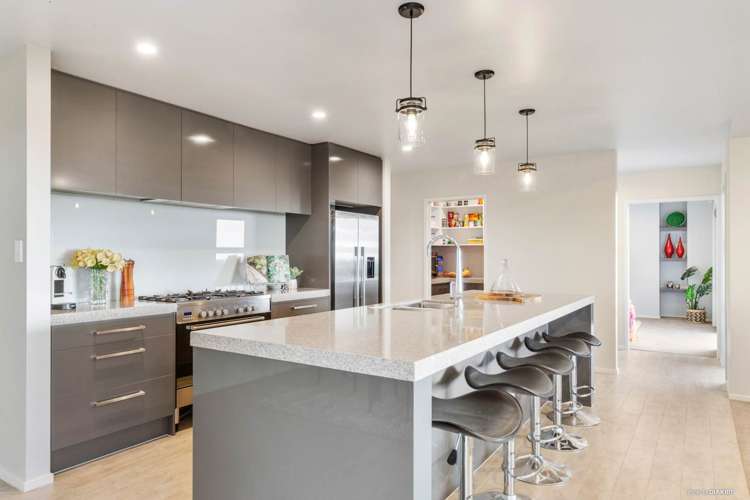 5 Lawrence Carter Drive Bombay_7