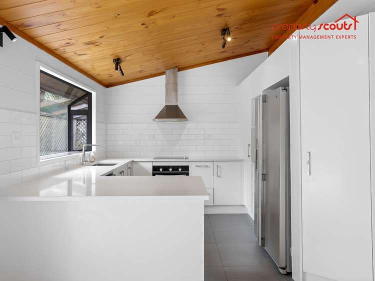 16 Emlyn Place 10899_3