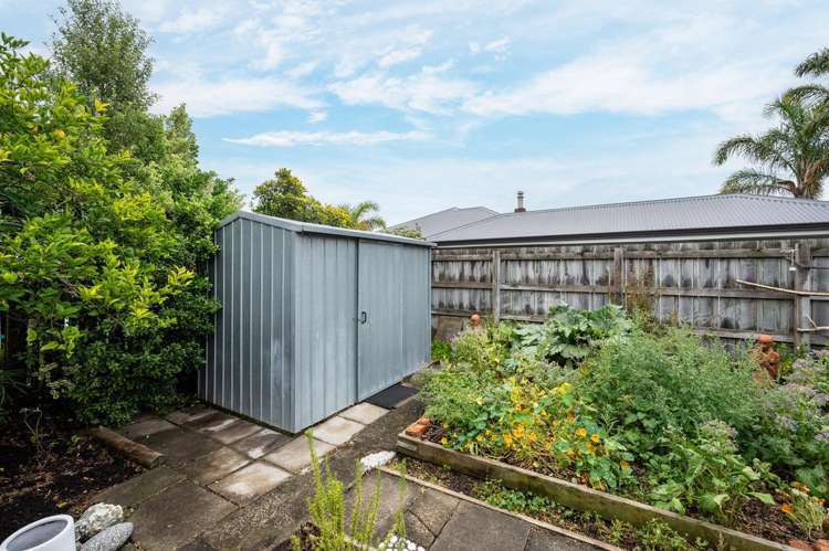 9 Sovereign Street The Wood_22