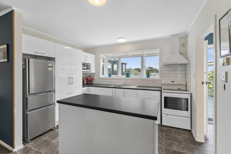 53 Tasman Road Otaki Beach_19