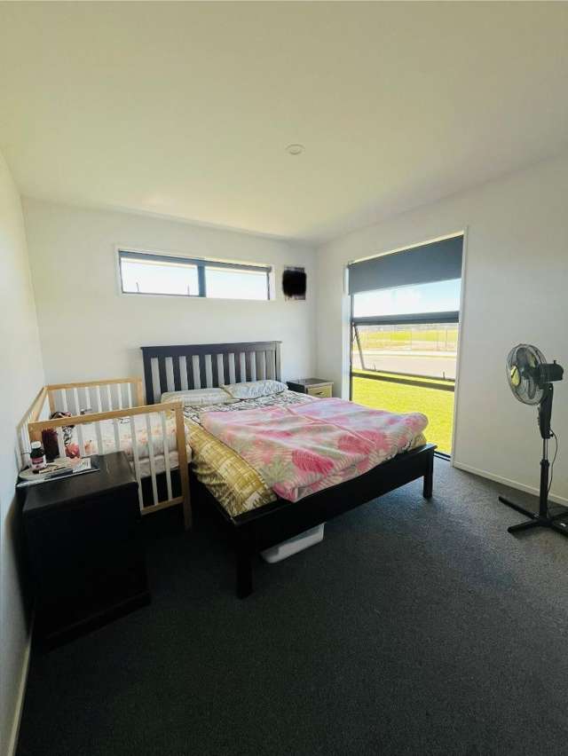 4 Eileen Way 11103_4