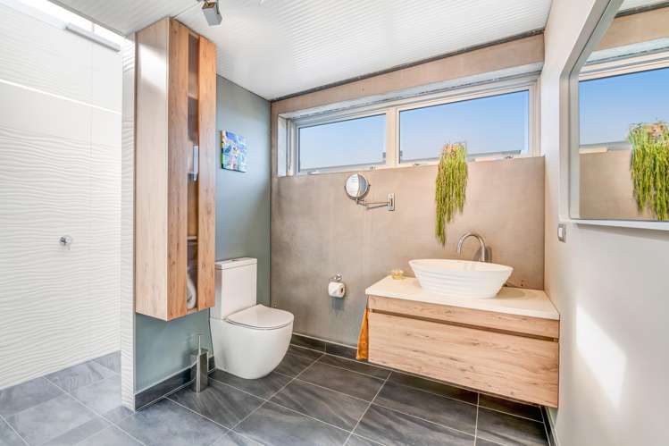 22 Pleasant Way Matakatia_13