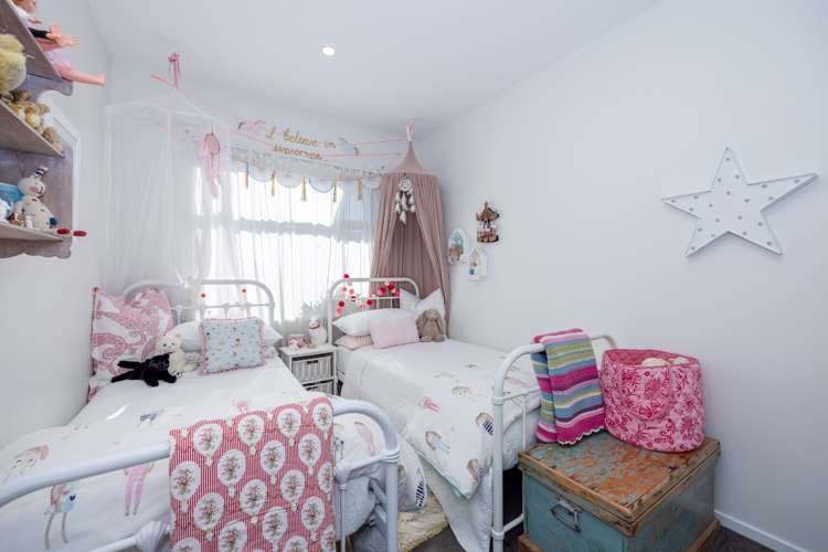 22 Snowberry Street Albert Town_16