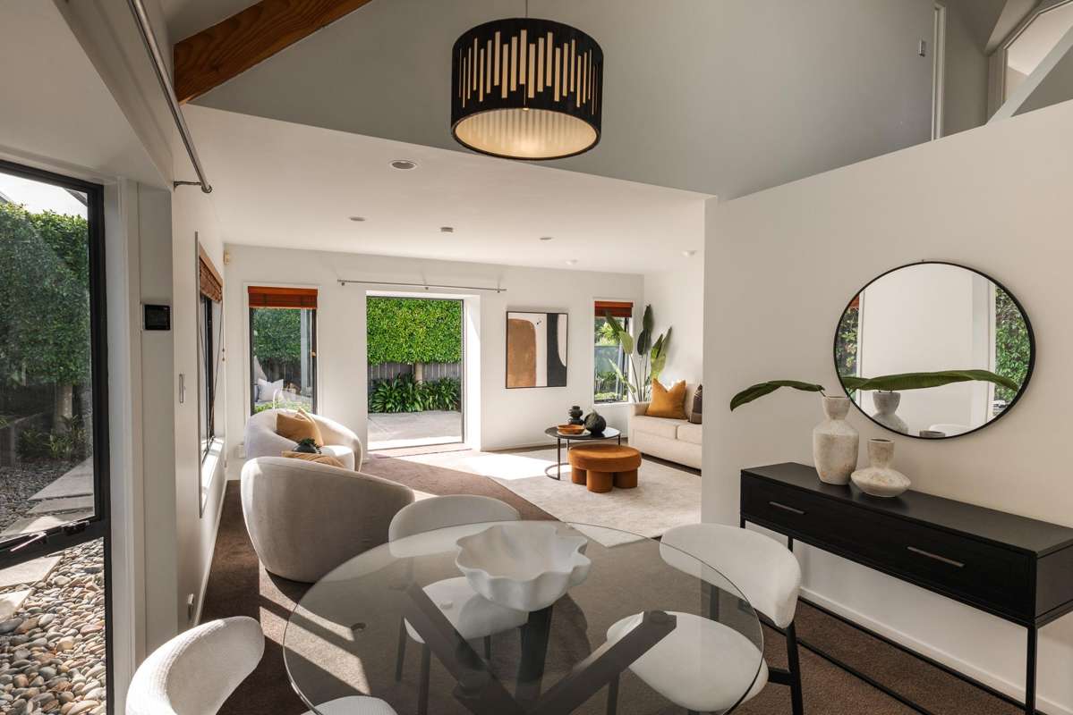 15B La Roche Place_4