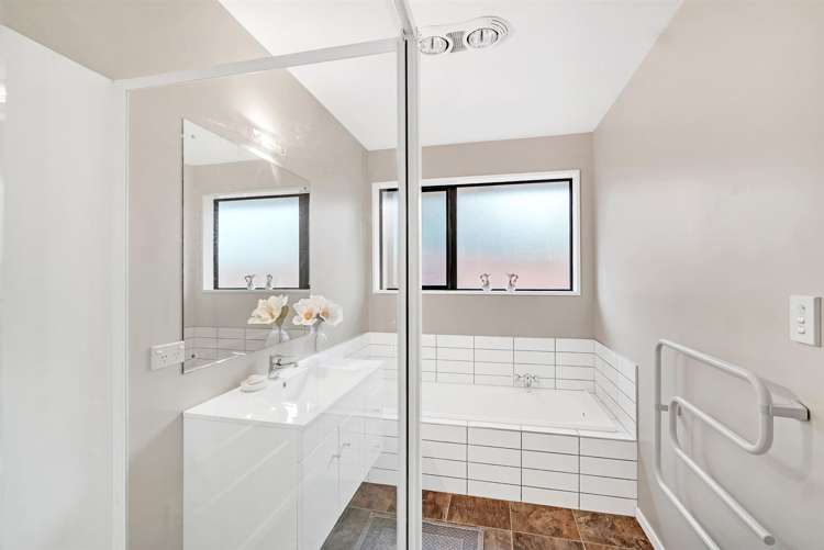 38a George Street Rolleston_9