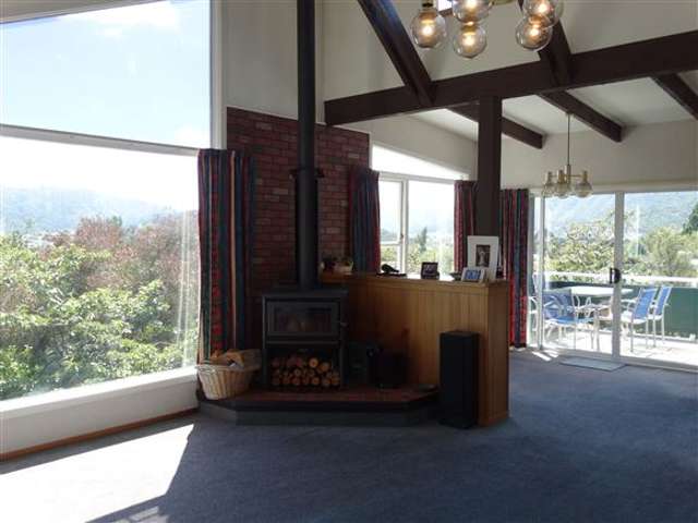 53 Holland Street Wainuiomata_2