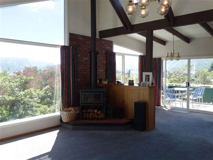 53 Holland Street Wainuiomata_2