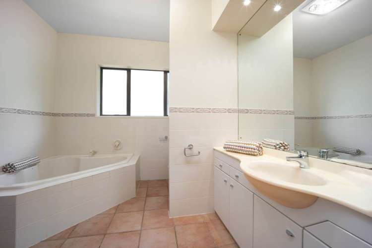 15 North Way Titirangi_16