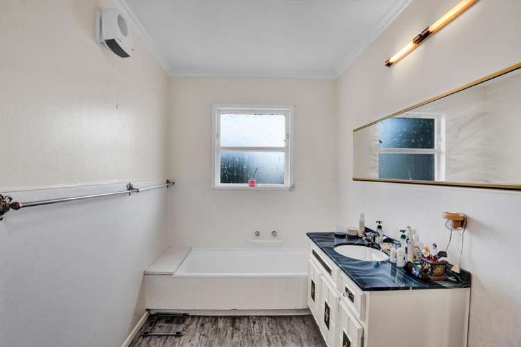 5815 South Road Rahotu_17