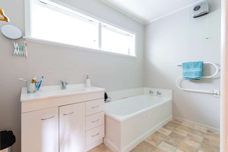 17 Douglas Road Wakatu_11